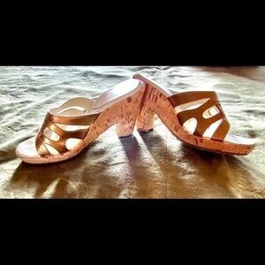 EUC-RSVP Gold Cork Heel Shoes